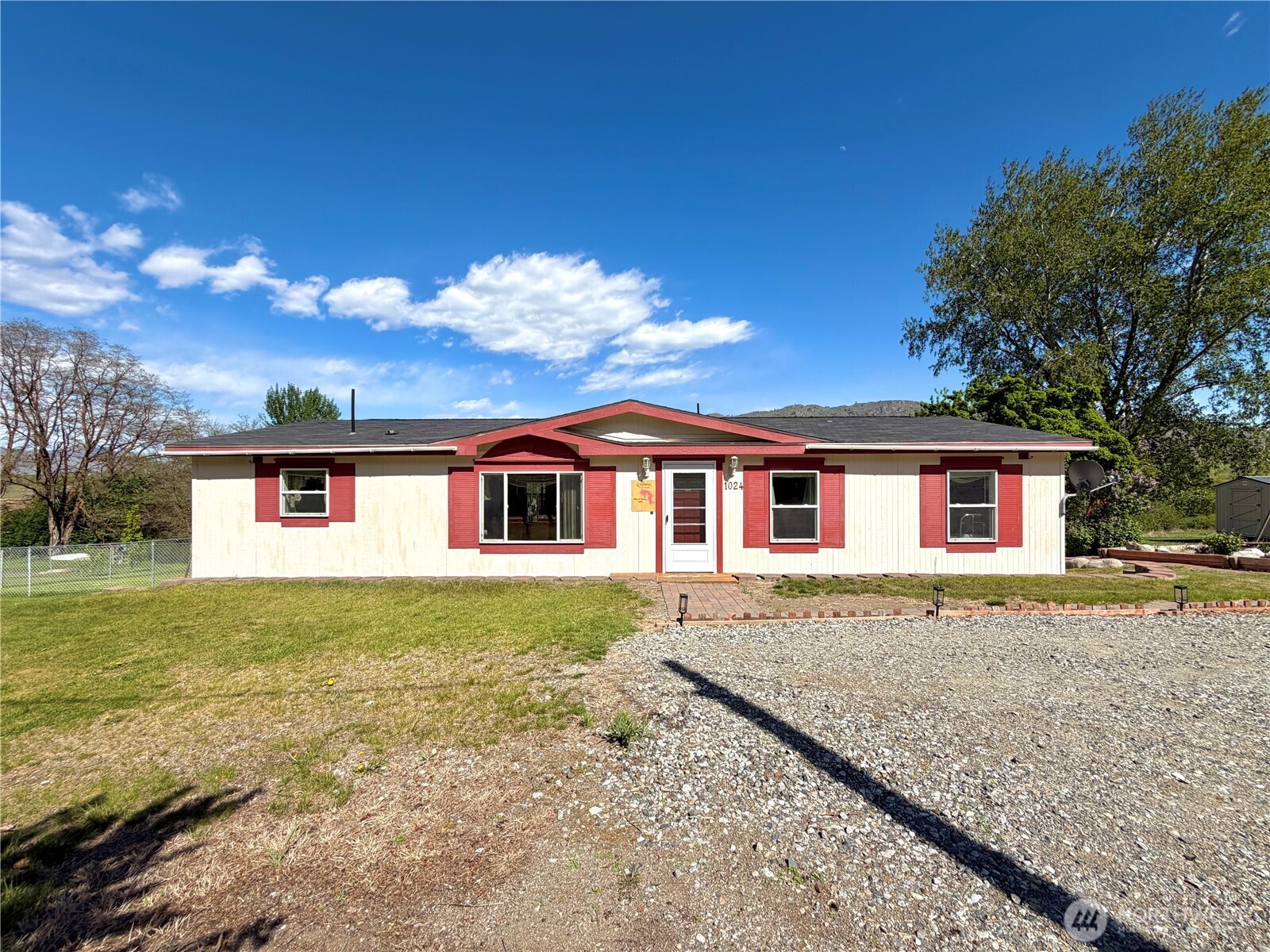 1024 Old Highway 97 Brewster WA 98812