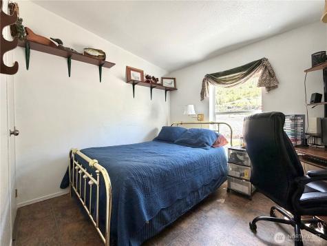 1024 Old Highway 97 Brewster WA 98812