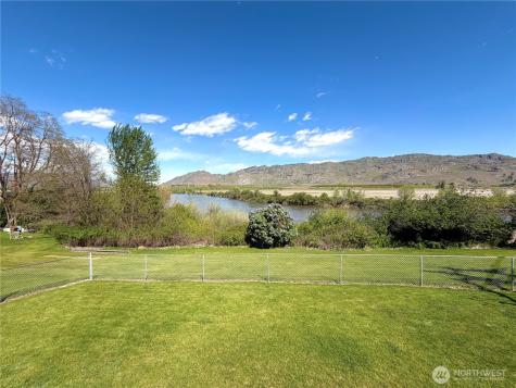1024 Old Highway 97 Brewster WA 98812