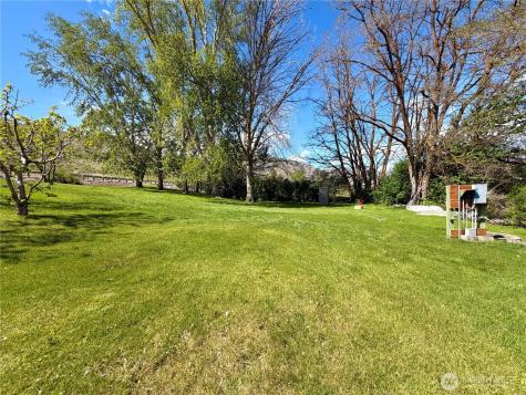 1024 Old Highway 97 Brewster WA 98812