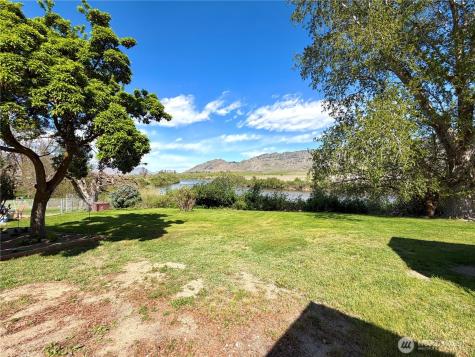 1024 Old Highway 97 Brewster WA 98812