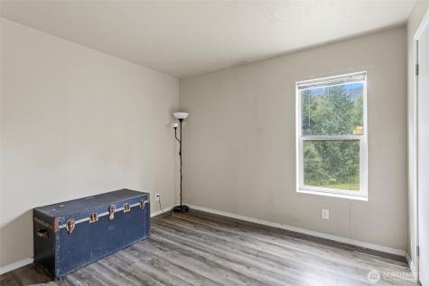 734 Davis Lake Road Morton WA 98356