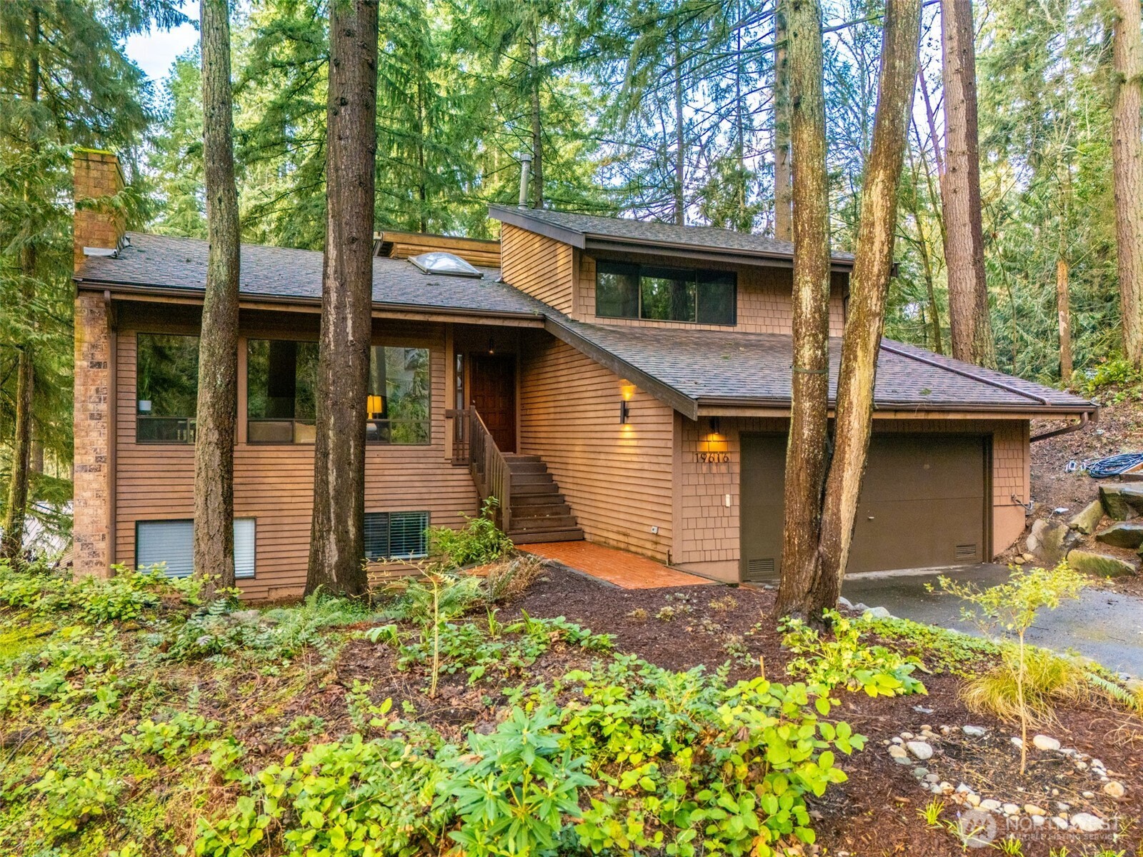 19616 44th Place NE Lake Forest Park WA 98155