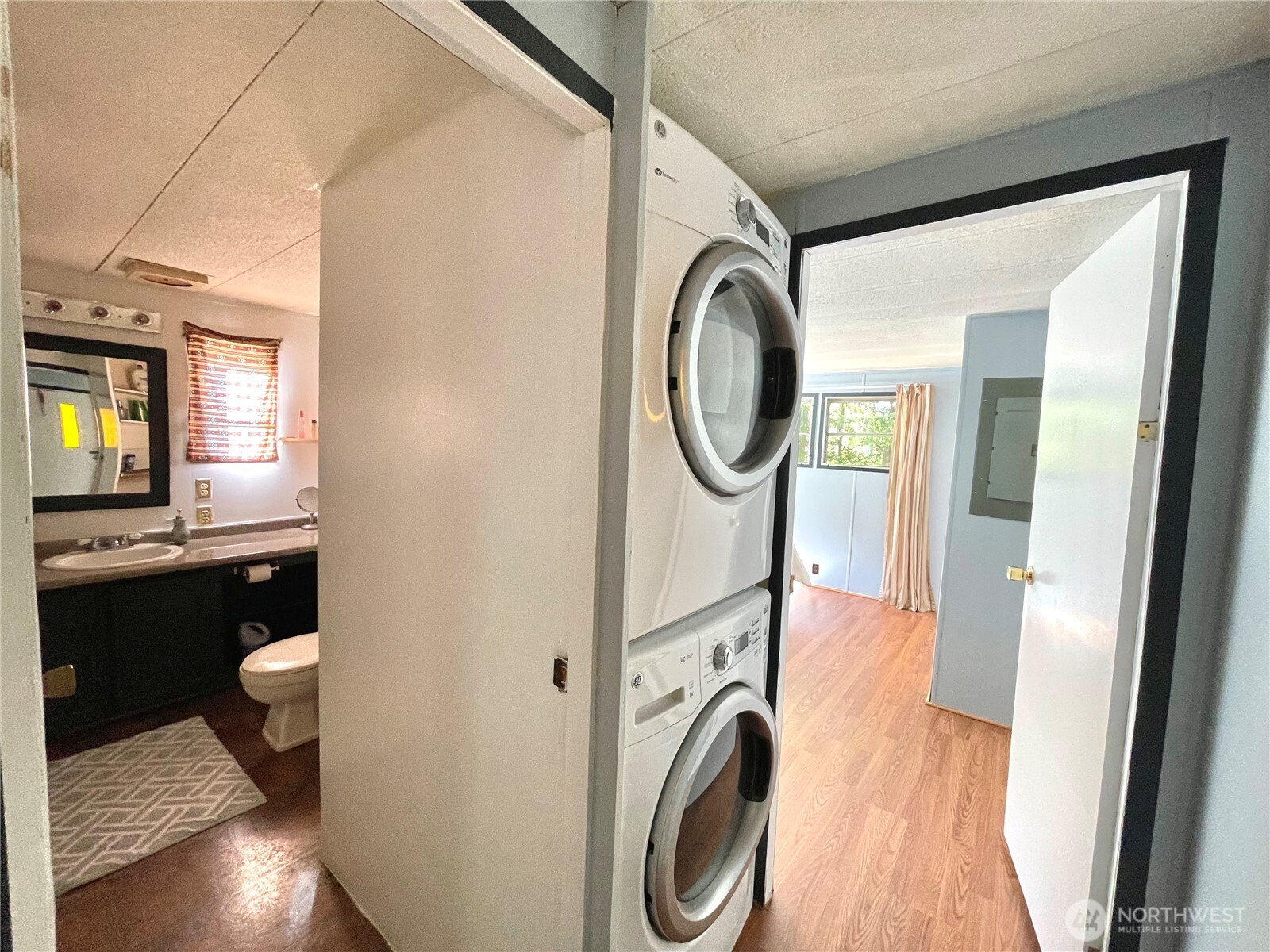 55 Paradise Lane Pacific Beach WA 98571