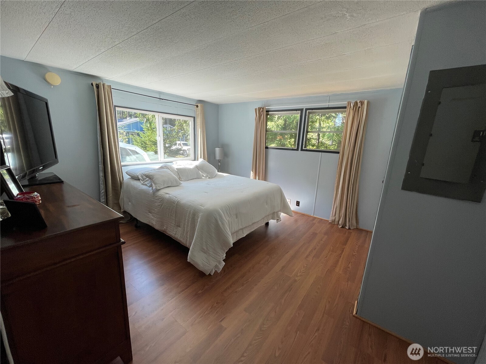 55 Paradise Lane Pacific Beach WA 98571
