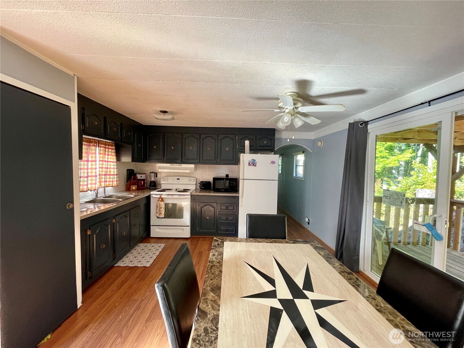 55 Paradise Lane Pacific Beach WA 98571