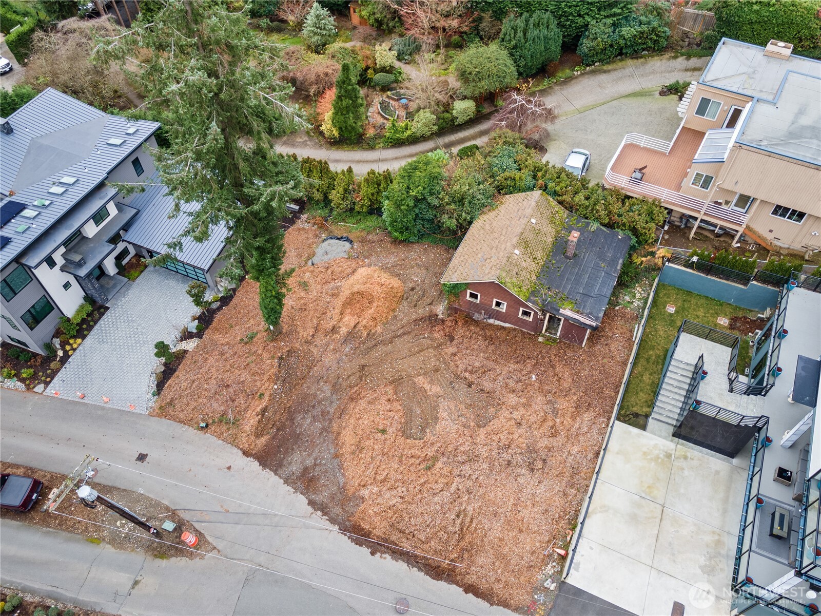 8329 NE Juanita Drive Kirkland WA 98034