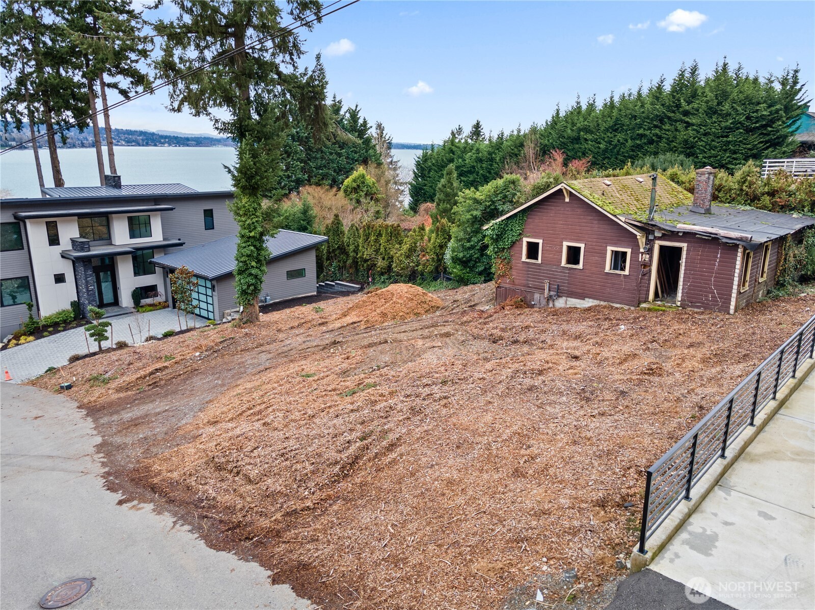 8329 NE Juanita Drive Kirkland WA 98034