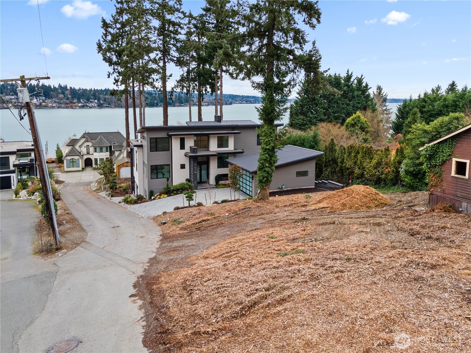 8329 NE Juanita Drive Kirkland WA 98034