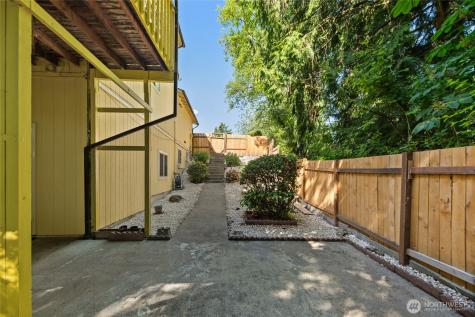 10606 68th Place S Seattle WA 98178