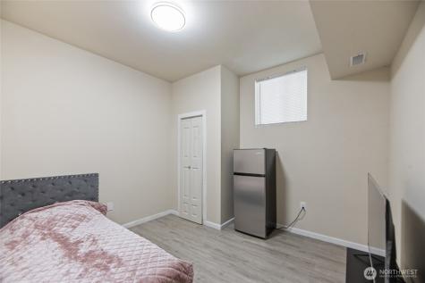 10606 68th Place S Seattle WA 98178