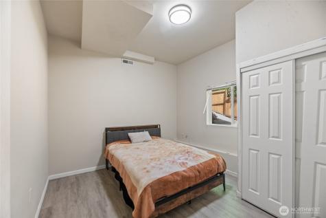 10606 68th Place S Seattle WA 98178
