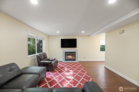 10606 68th Place S Seattle WA 98178