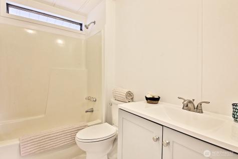 700 NW Crosby Avenue Oak Harbor WA 98277