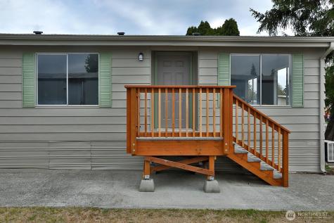 700 NW Crosby Avenue Oak Harbor WA 98277