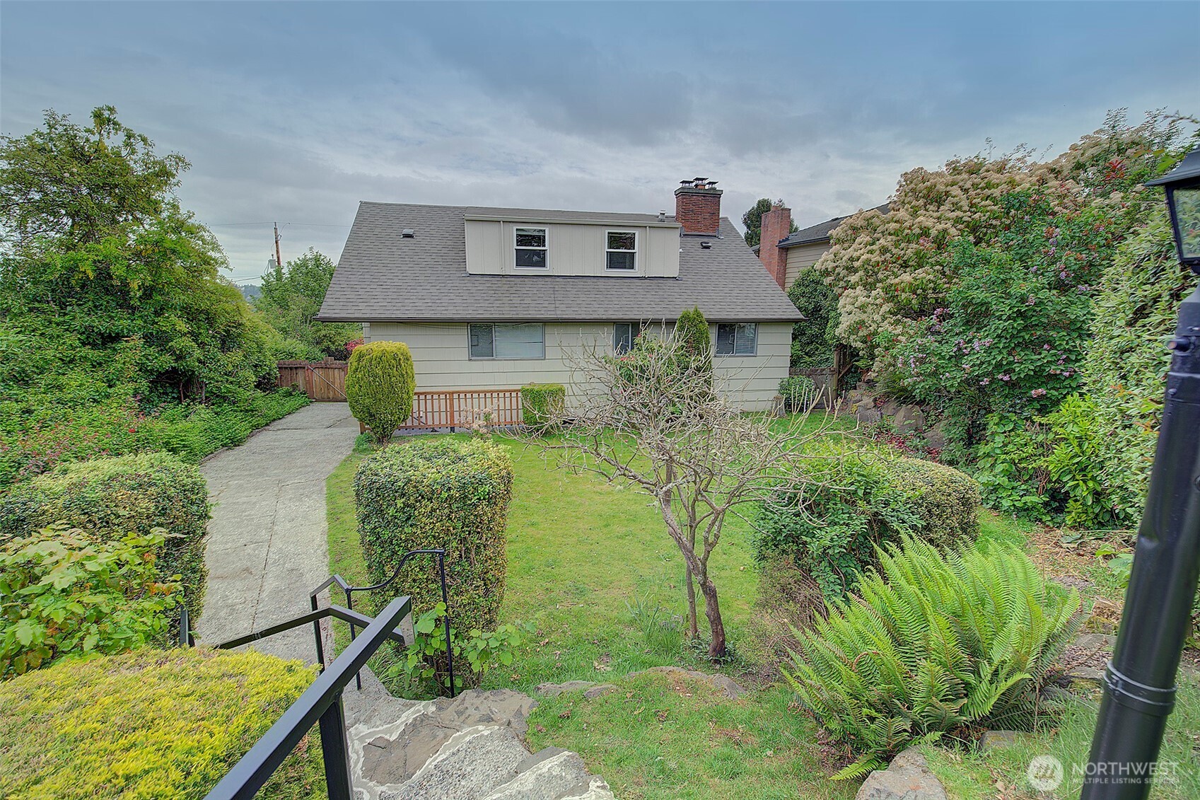 4045 29th Avenue W Seattle WA 98199