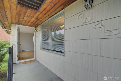 4045 29th Avenue W Seattle WA 98199