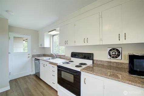 4045 29th Avenue W Seattle WA 98199