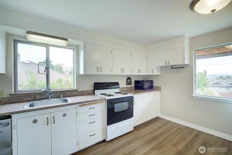 4045 29th Avenue W Seattle WA 98199