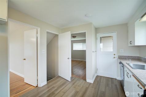 4045 29th Avenue W Seattle WA 98199