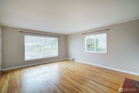 4045 29th Avenue W Seattle WA 98199
