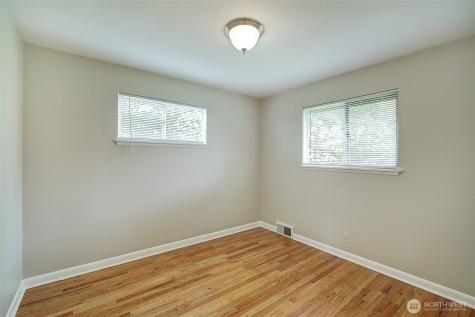 4045 29th Avenue W Seattle WA 98199