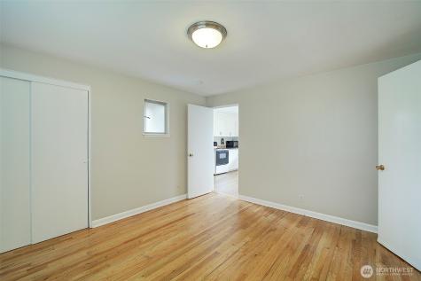 4045 29th Avenue W Seattle WA 98199