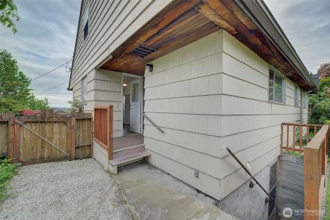 4045 29th Avenue W Seattle WA 98199