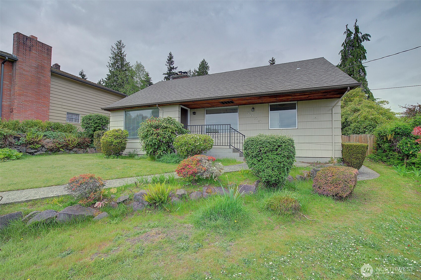 4045 29th Avenue W Seattle WA 98199