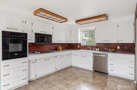 27540 Sr 20 Oak Harbor WA 98277