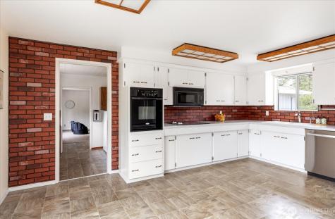 27540 Sr 20 Oak Harbor WA 98277