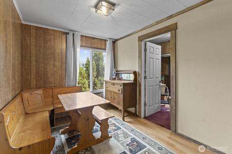 325 3rd Street Morton WA 98356