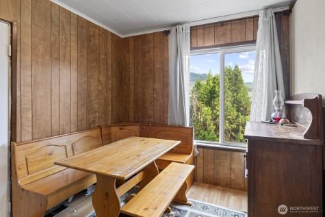 325 3rd Street Morton WA 98356