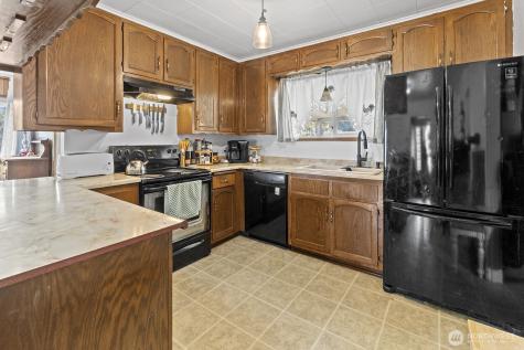 325 3rd Street Morton WA 98356