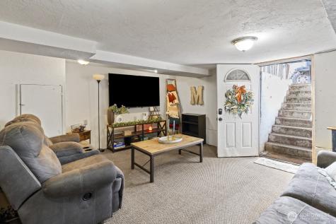 325 3rd Street Morton WA 98356