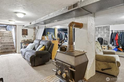 325 3rd Street Morton WA 98356