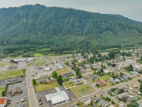 325 3rd Street Morton WA 98356