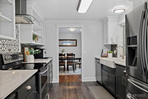 914 S 30th Place Renton WA 98055