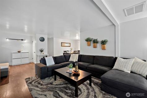 914 S 30th Place Renton WA 98055