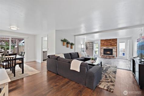 914 S 30th Place Renton WA 98055