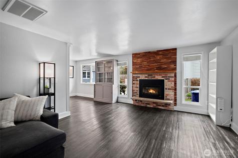 914 S 30th Place Renton WA 98055