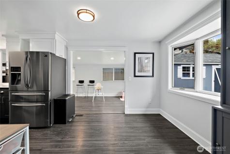 914 S 30th Place Renton WA 98055