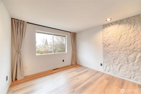 10012 SE 247th Place Kent WA 98030