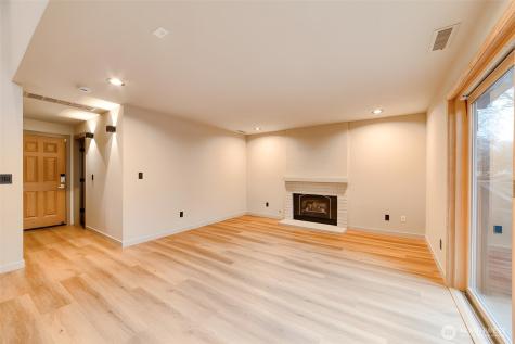 10012 SE 247th Place Kent WA 98030