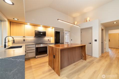 10012 SE 247th Place Kent WA 98030