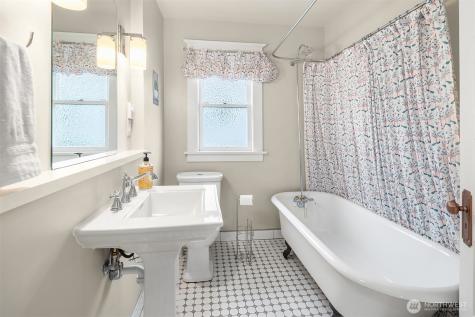 7025 23rd Avenue NW Seattle WA 98117