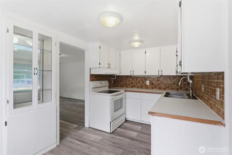 233 E Gibson Chelan WA 98816