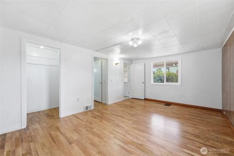 233 E Gibson Chelan WA 98816