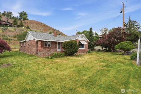 233 E Gibson Chelan WA 98816