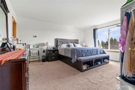 13617 68th Avenue Court E Puyallup WA 98373